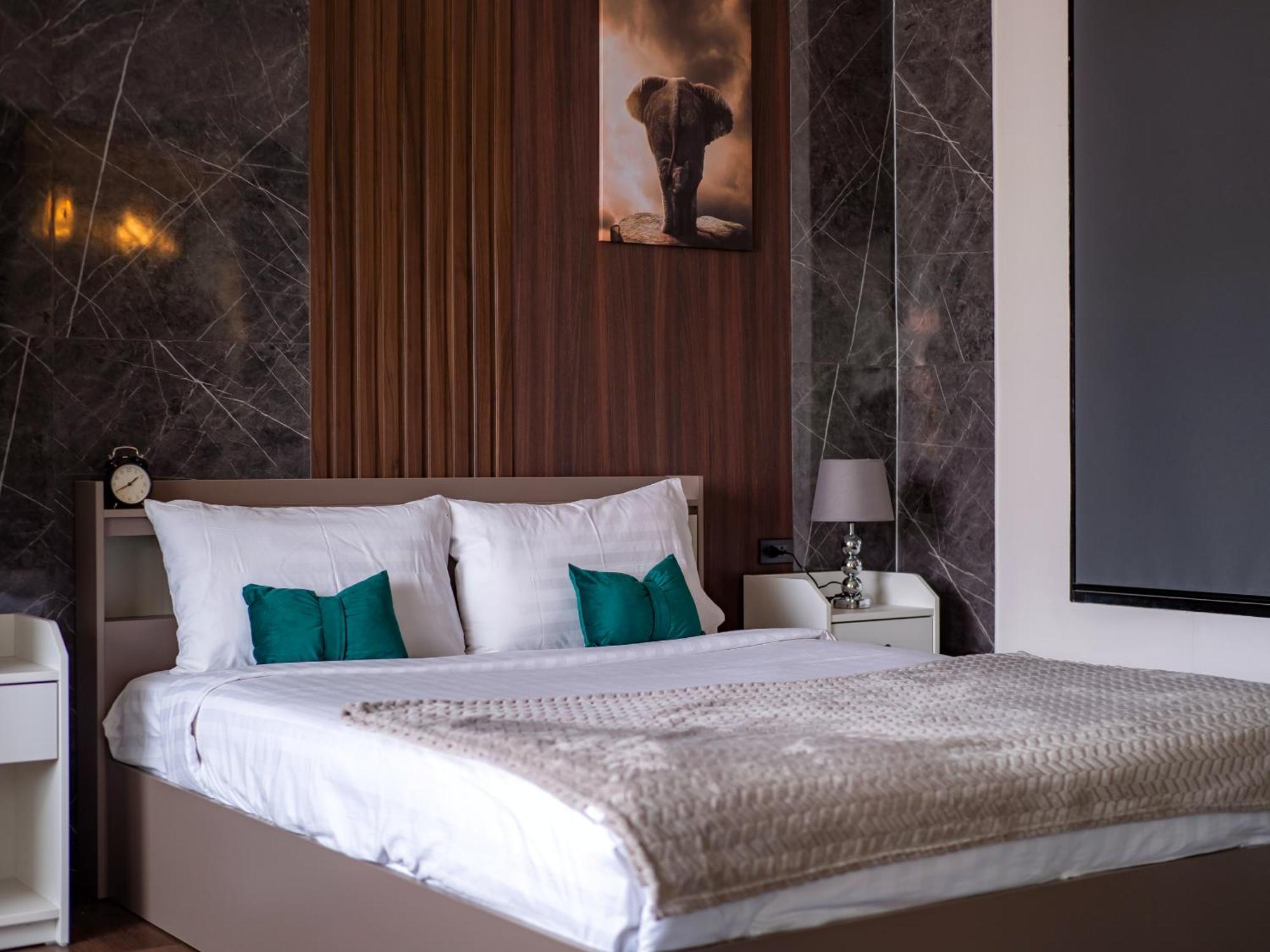 Grand Orlov Apart Hotel Patong Exterior foto